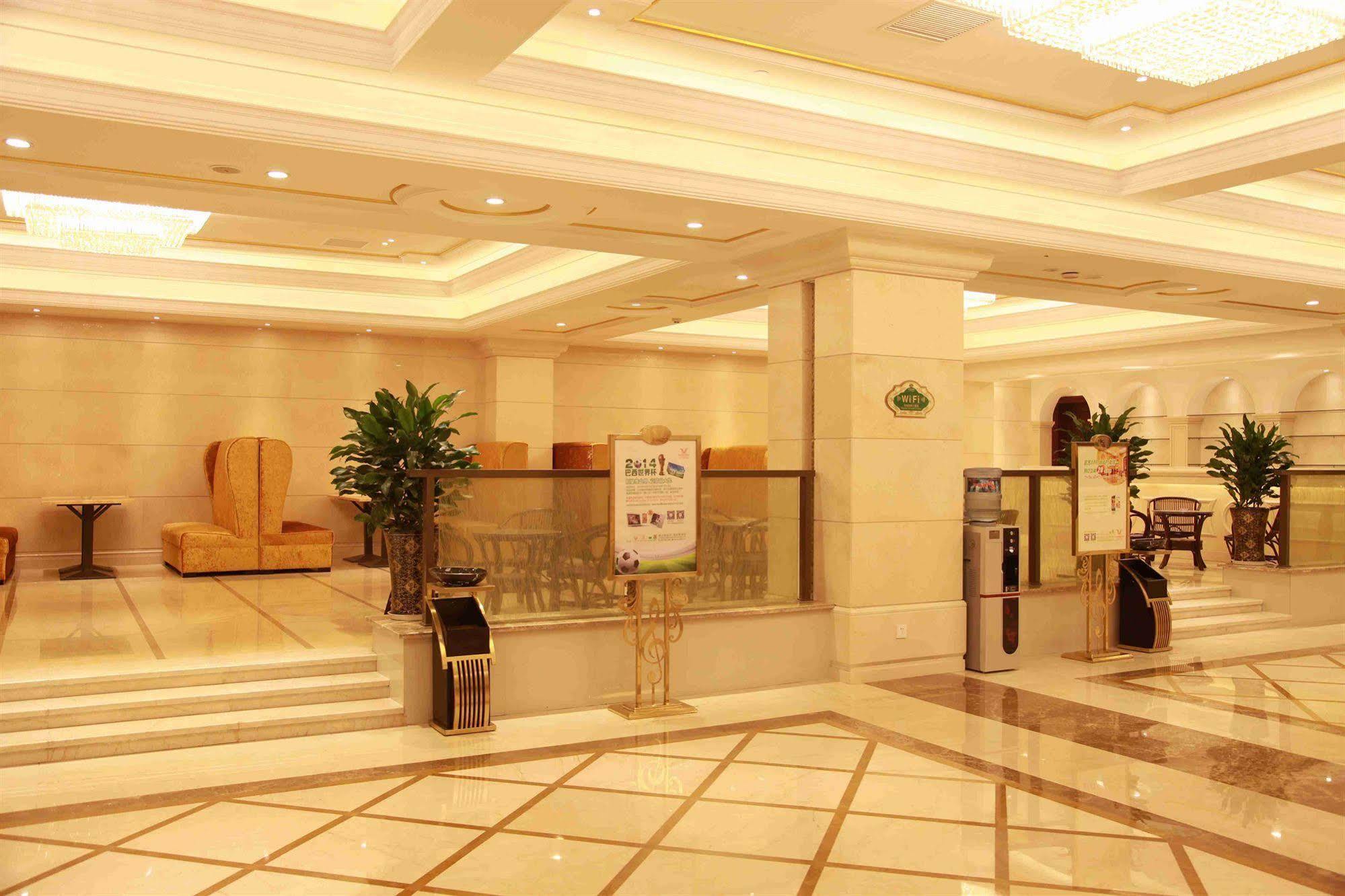 Vienna Hotel Shanghai Pudong Airport Exterior foto