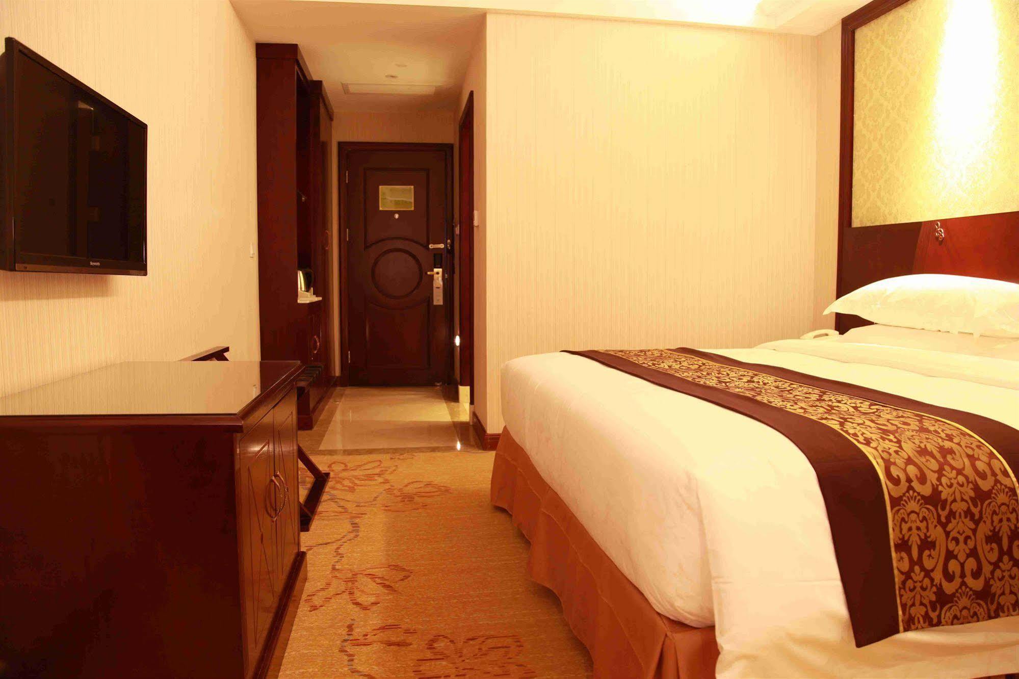 Vienna Hotel Shanghai Pudong Airport Exterior foto